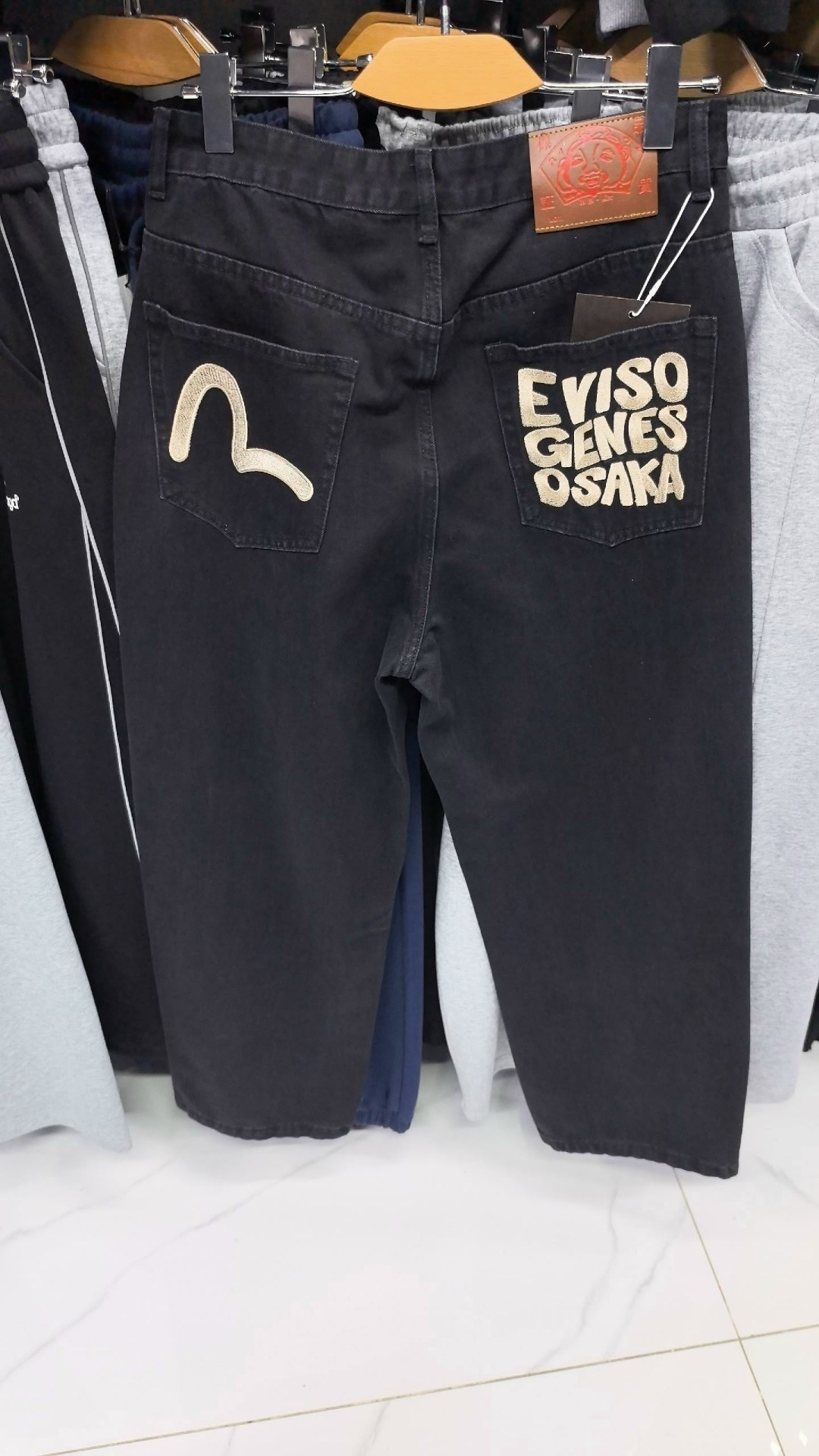 джинсы evisu,мужские джинсы,джинсы evisu широкие,джинсы с принтом,джинсы брюки