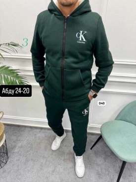 Костюм