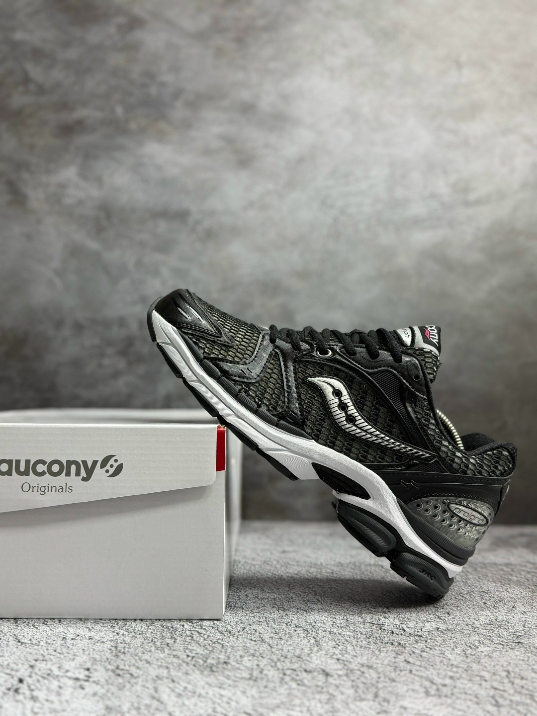 saucony progrid triumph 4,кроссовки saucony,кроссовки saucony progrid triumph 4,кроссовки мужские saucony,кроссовки
