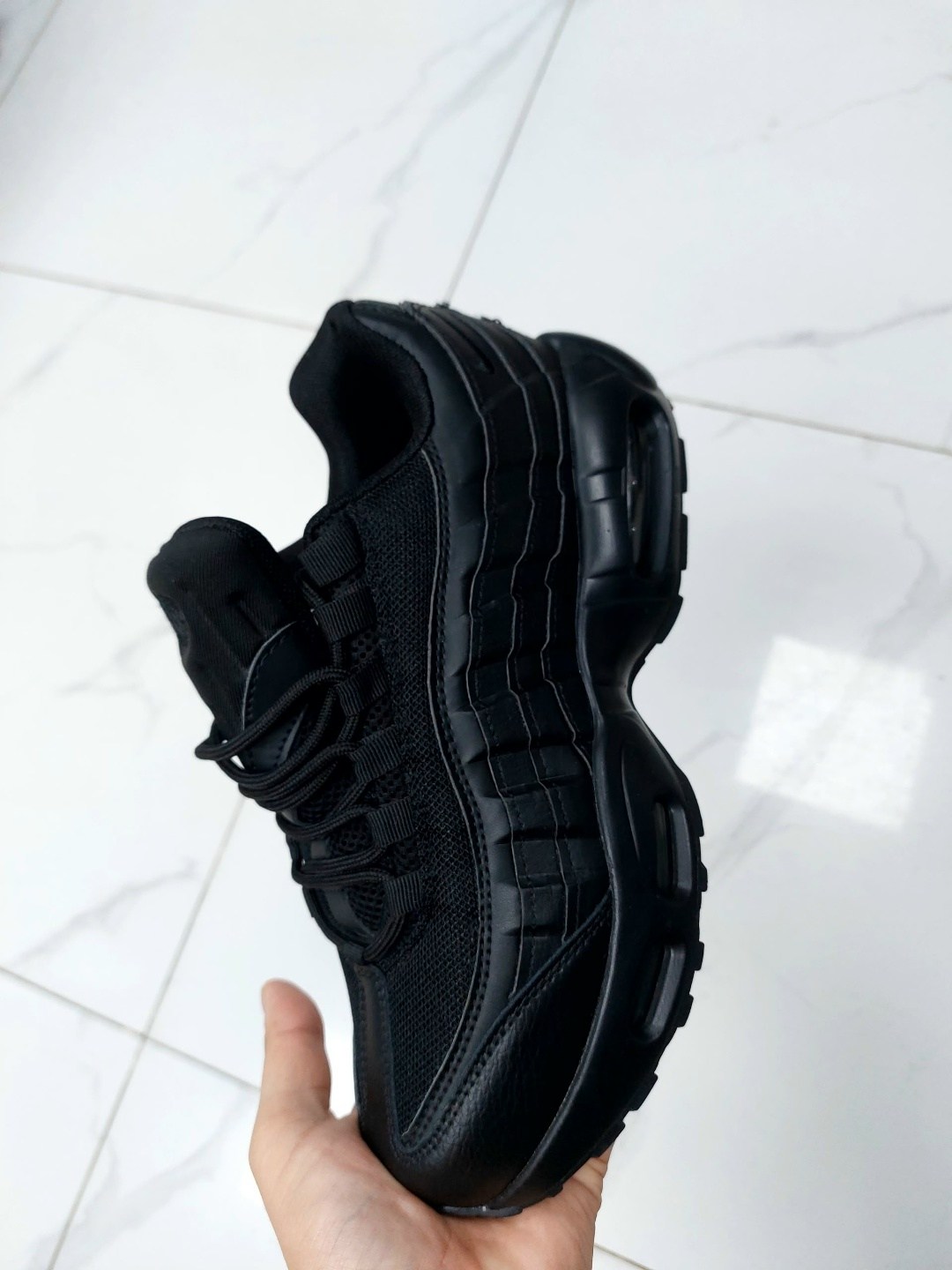 кроссовки nike air max 95,nike air max 95 essential,nike air max 95 black,nike air max 95,nike air max 95 triple black