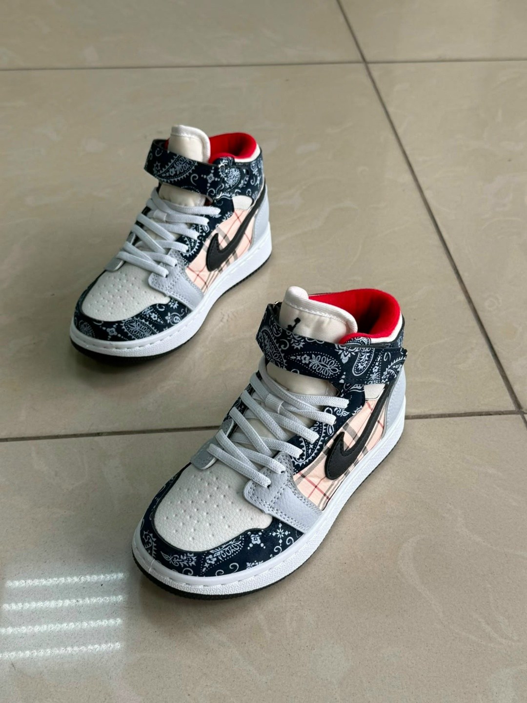 кроссовки мальчику,nike air jordan 1 mid black white,кроссовки nike air jordan 1,кроссовки,кроссовки высокие