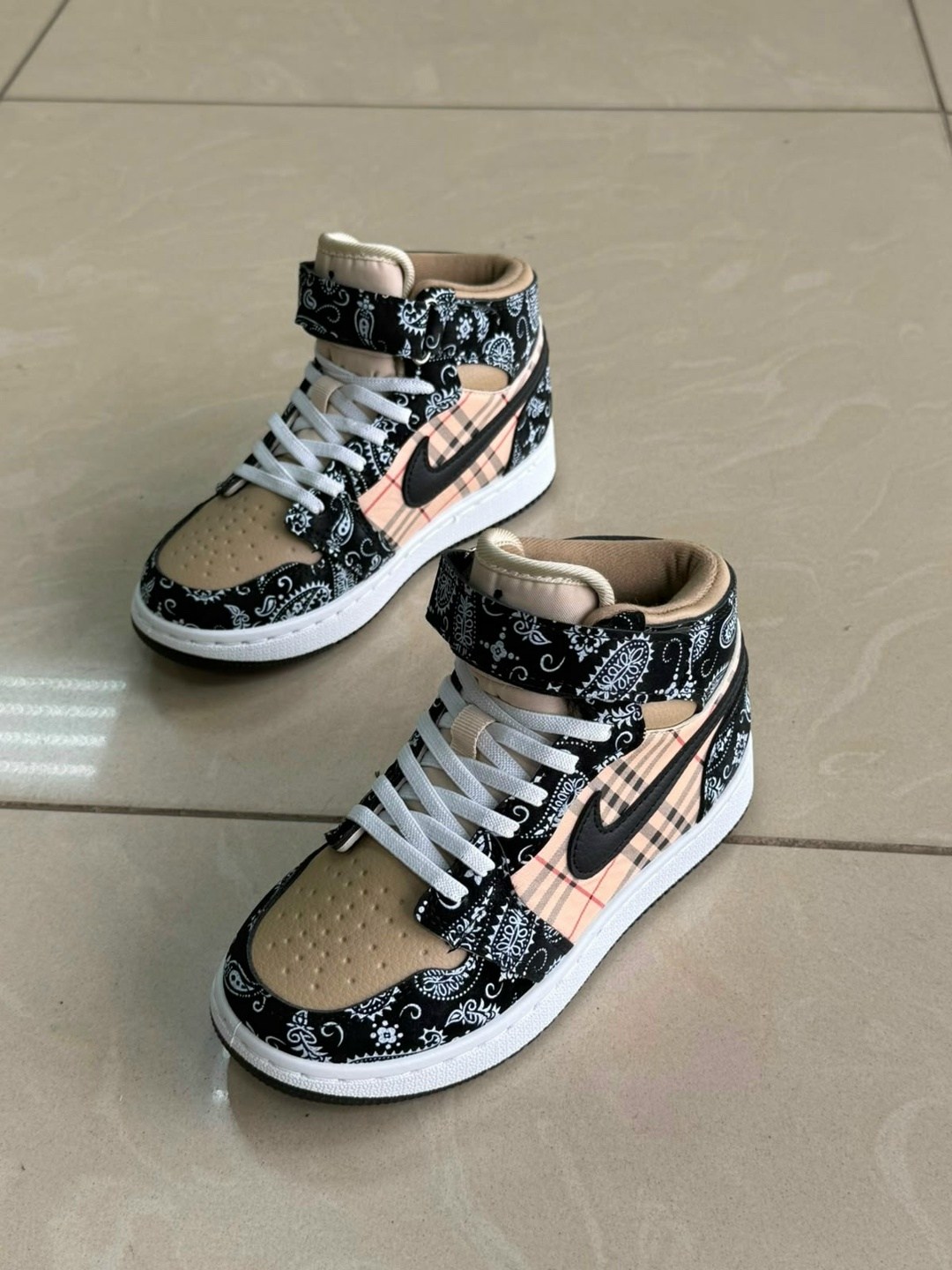 кроссовки мальчику,nike air jordan 1 mid black white,кроссовки nike air jordan 1,кроссовки,кроссовки высокие