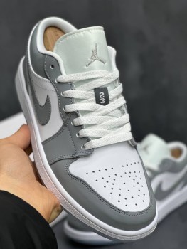 Кроссовки
