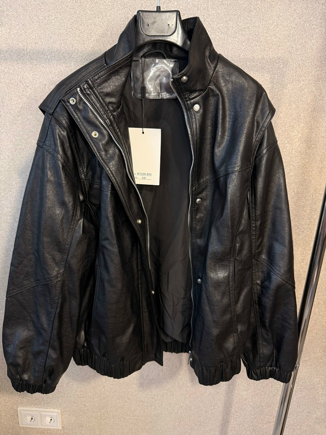 кожаная куртка,женский кожаный бомбер balenciaga черный,кожаный бомбер balenciaga,стильная женская куртка balenciaga pl-21159,куртка бомбер
