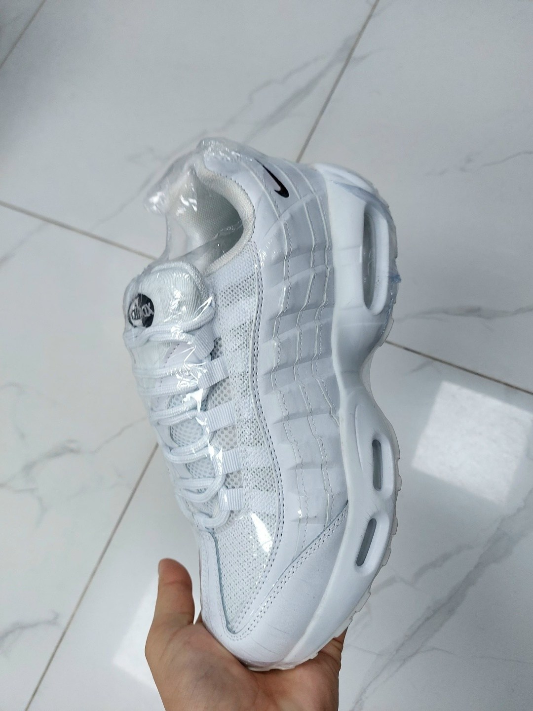 кроссовки nike air max 95,nike air max 95 essential,nike air max 95 black,nike air max 95,nike air max 95 triple black