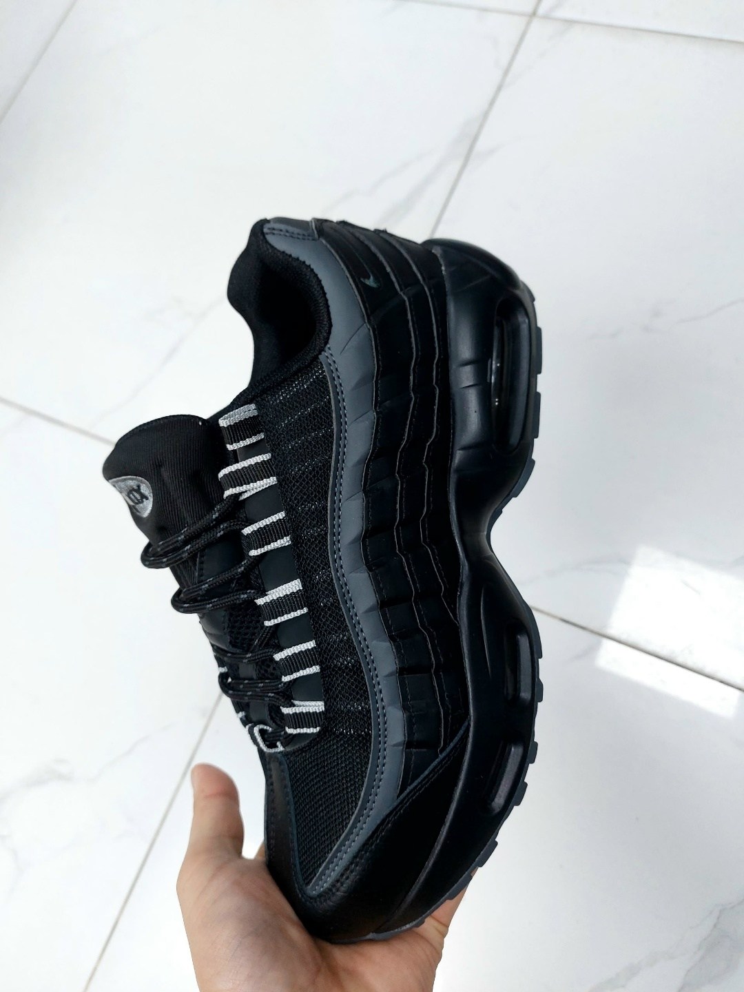 кроссовки nike air max 95,nike air max 95 essential,nike air max 95 black,nike air max 95,nike air max 95 triple black