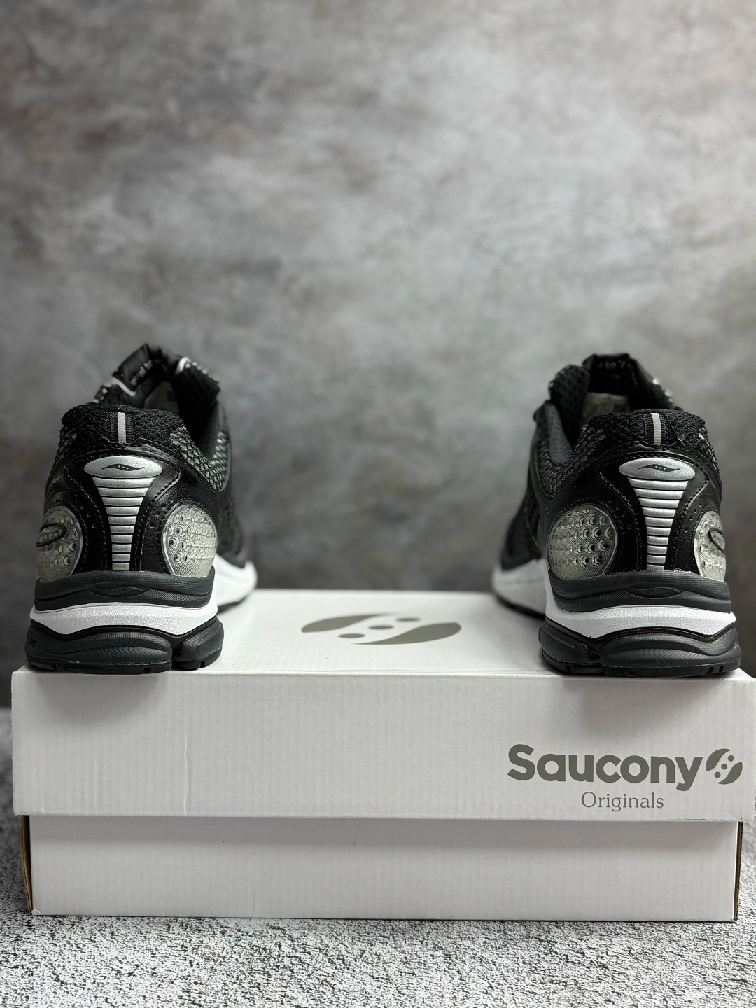 saucony progrid triumph 4,кроссовки saucony,кроссовки saucony progrid triumph 4,кроссовки мужские saucony,кроссовки