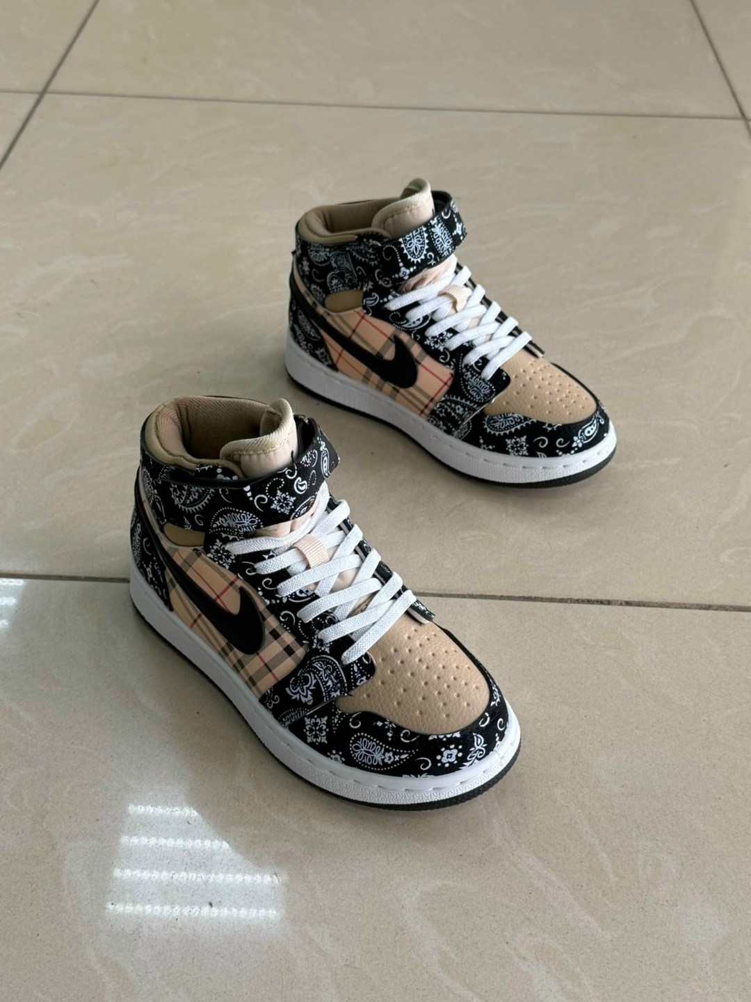 кроссовки мальчику,nike air jordan 1 mid black white,кроссовки nike air jordan 1,кроссовки,кроссовки высокие