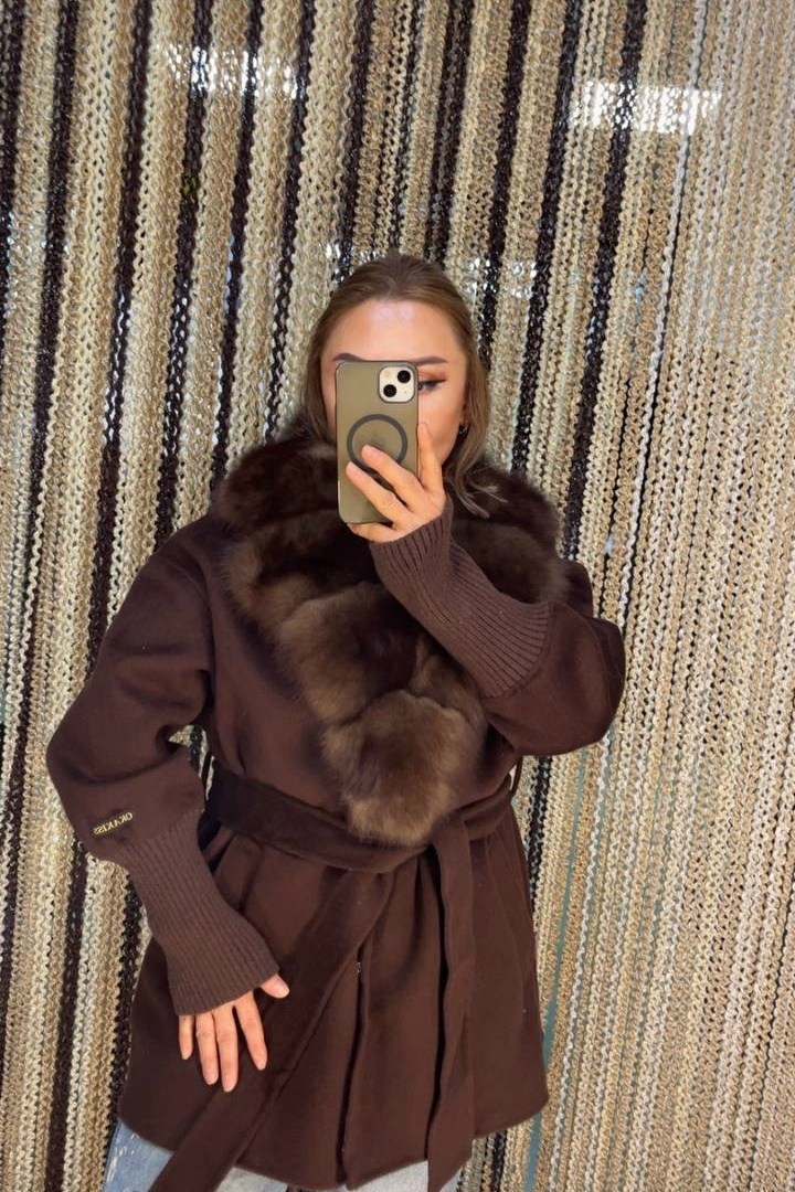 пальто с мехом,пальто зимнее,пальто из итальянского кашемира с соболем,пальто кашемировое с меховым воротником из соболя,пальто кашемировое с меховым воротником