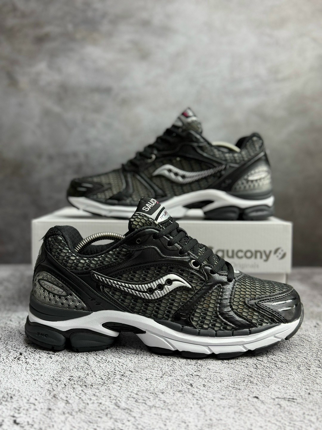 saucony progrid triumph 4,кроссовки saucony,кроссовки saucony progrid triumph 4,кроссовки мужские saucony,кроссовки
