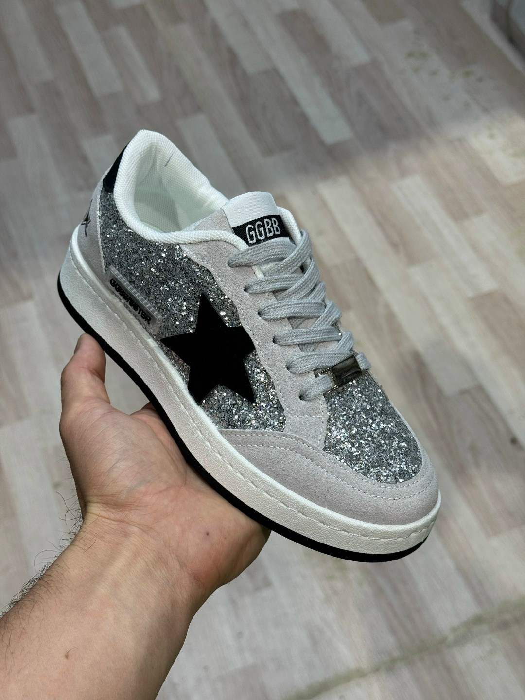 ,кроссовки golden goose с пайетками на платформе,кроссовки golden goose,женские кеды,кеды golden goose