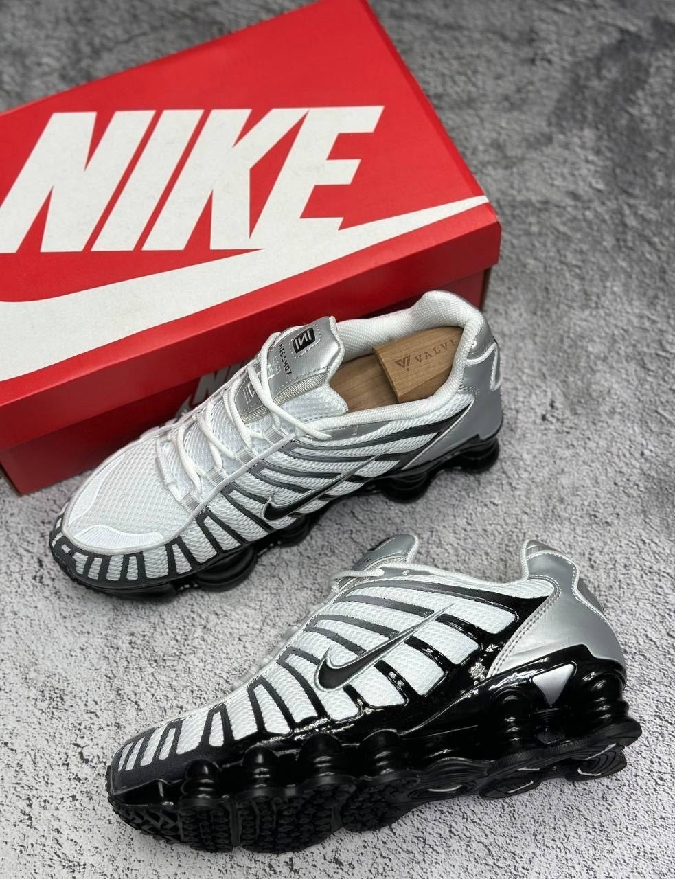 мужские кроссовки nike air max tn plus,кроссовки nike air max tn,кроссовки shox tl metallic silver panda nike,кроссовки nike air max tn plus,nike air max tn plus