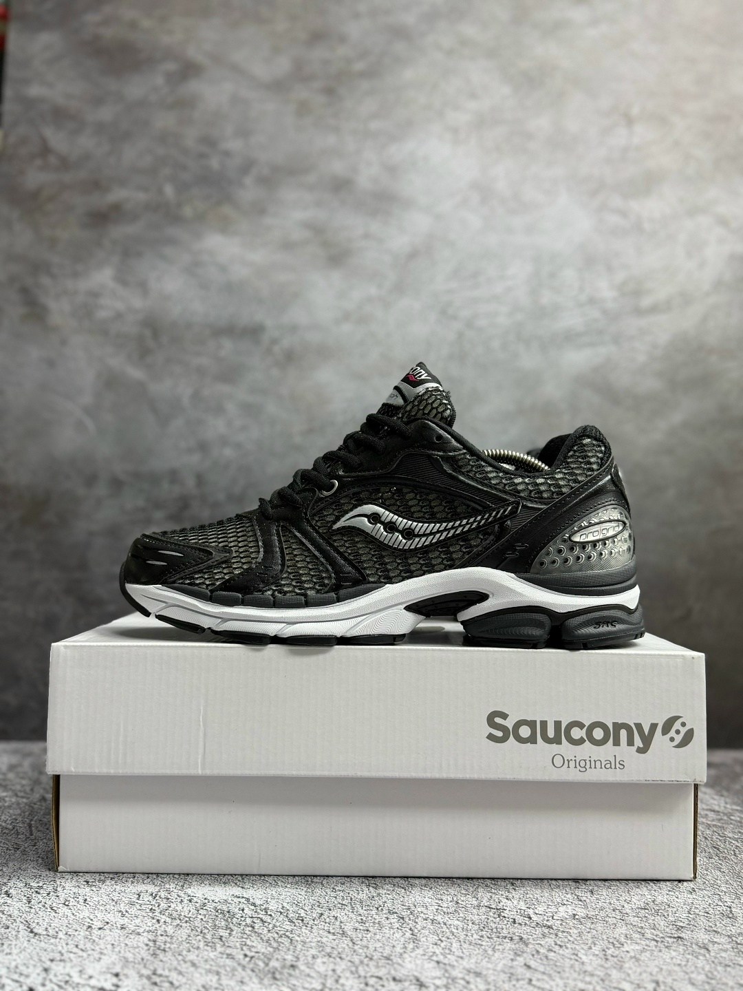 saucony progrid triumph 4,кроссовки saucony,кроссовки saucony progrid triumph 4,кроссовки мужские saucony,кроссовки
