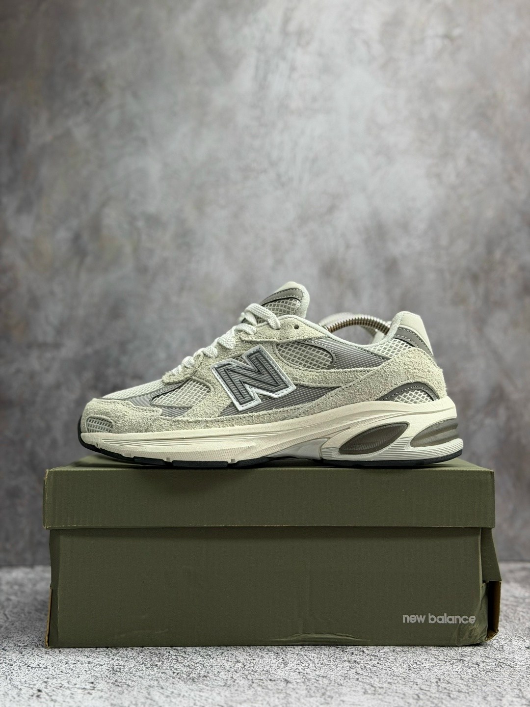 кроссовки мужские new balance,кроссовки new balance,кроссовки new balance 9060,new balance 2002r grey,кроссовки мужские new balance 9060