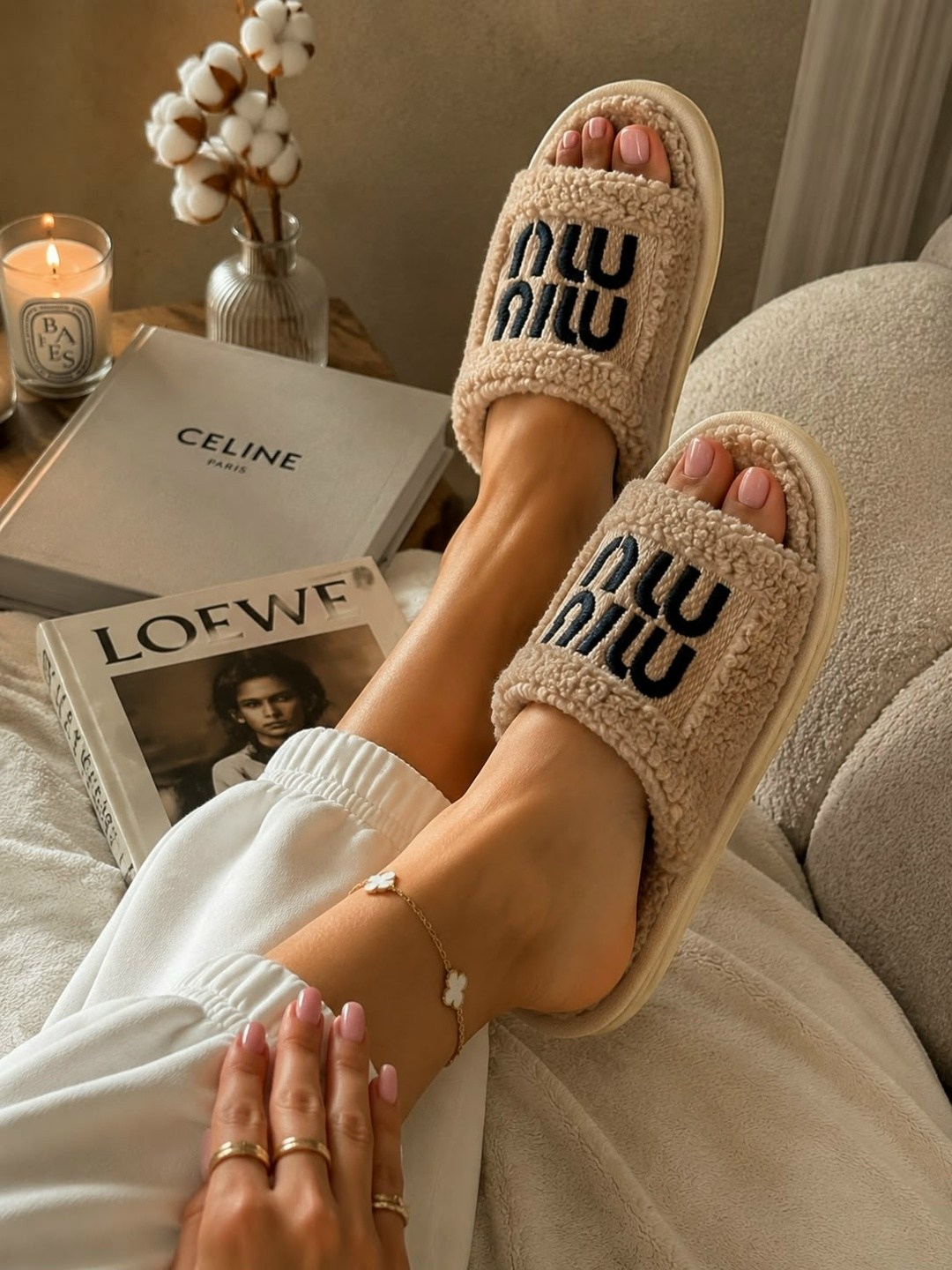 женские тапочки,,модные тапочки,тапочки miu miu,домашние тапочки