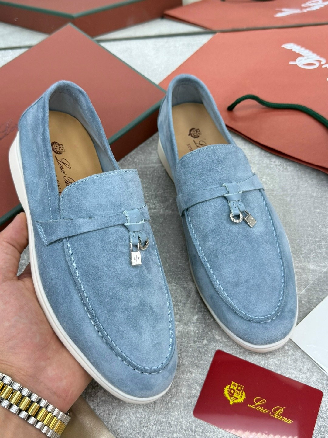 лоферы из натуральной замши loro piana,лоферы loro piana мужские,,лоферы loro piana,замшевые лоферы loro piana