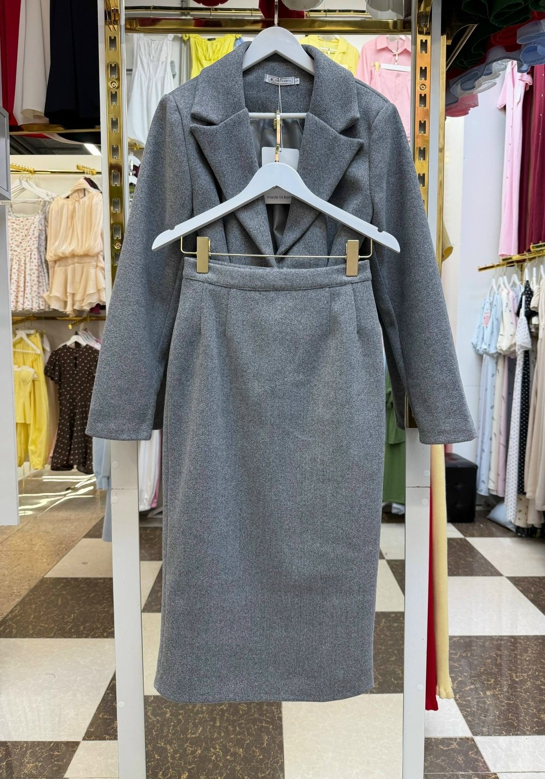 женские костюмы с юбкой,костюм с юбкой и пиджаком,деловой костюм женский,костюм с юбкой,женский костюм