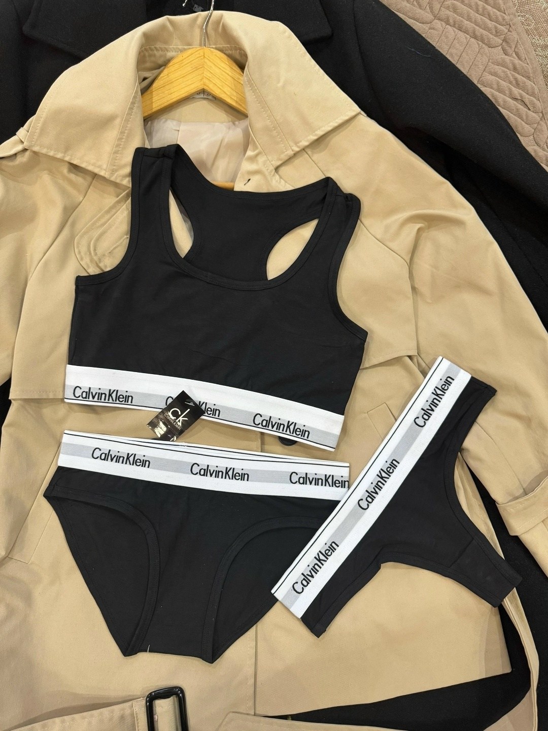 комплект белья calvin klein underwear,комплект женского белья calvin klein,комплект нижнего белья 3 в 1,нижнее белье женское кельвин кляйн комплект,комплект белья calvin klein underwear слипы
