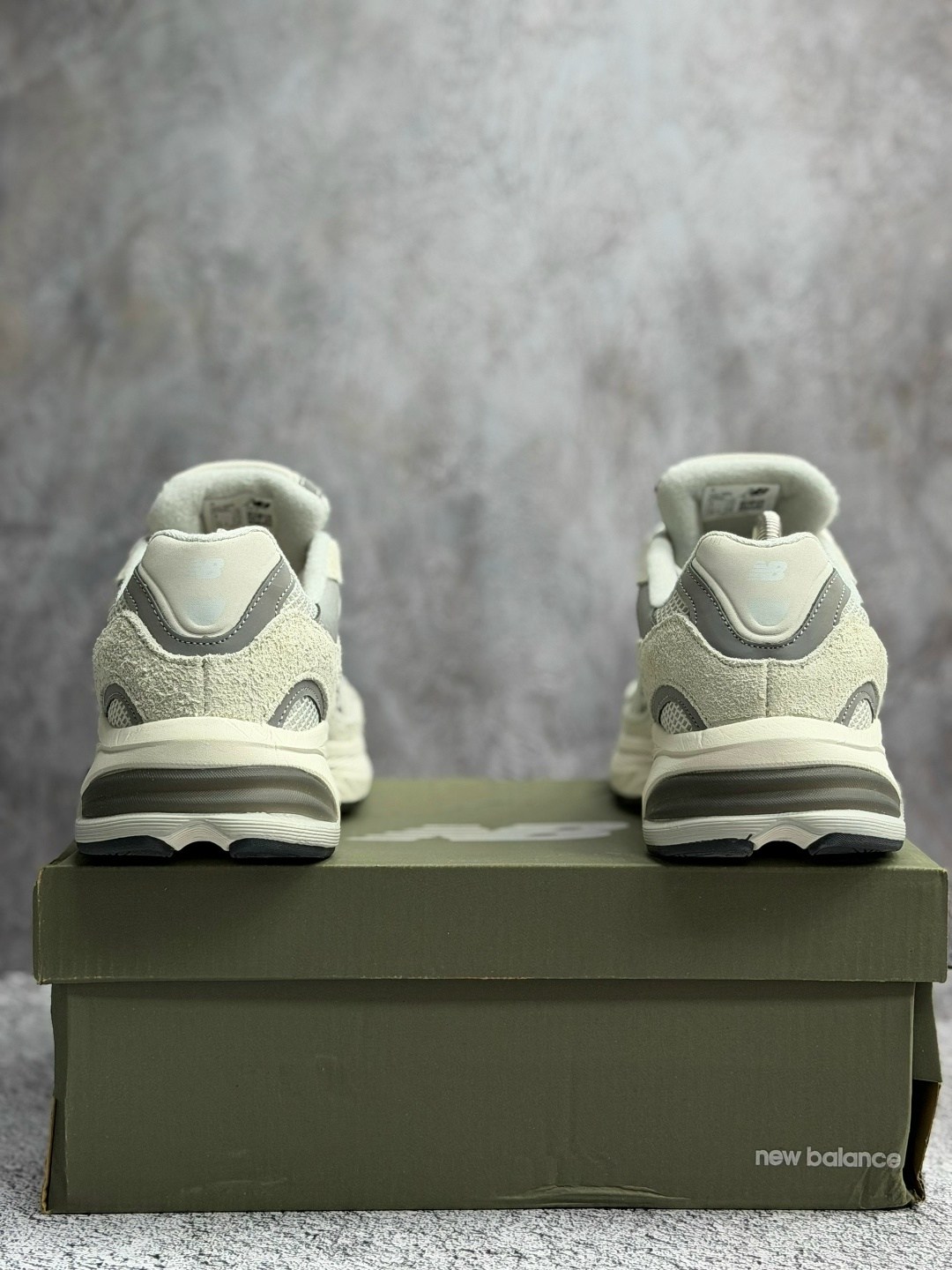 кроссовки мужские new balance,кроссовки new balance,кроссовки new balance 9060,new balance 2002r grey,кроссовки мужские new balance 9060