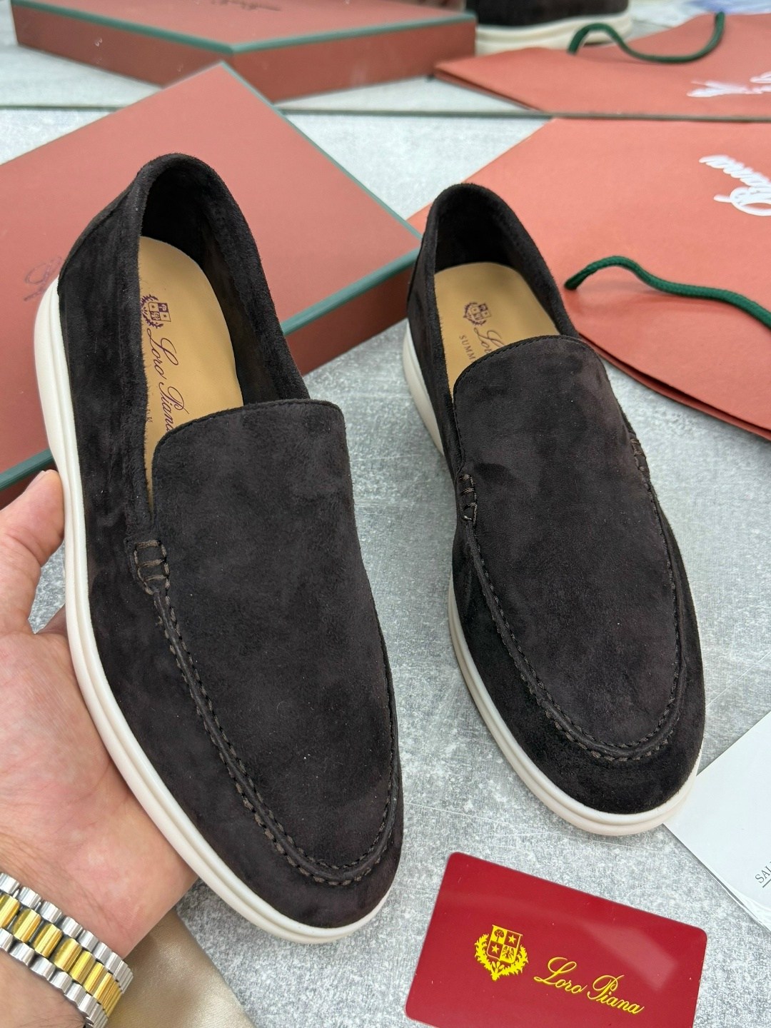 лоферы из натуральной замши loro piana,лоферы loro piana мужские,,лоферы loro piana,замшевые лоферы loro piana