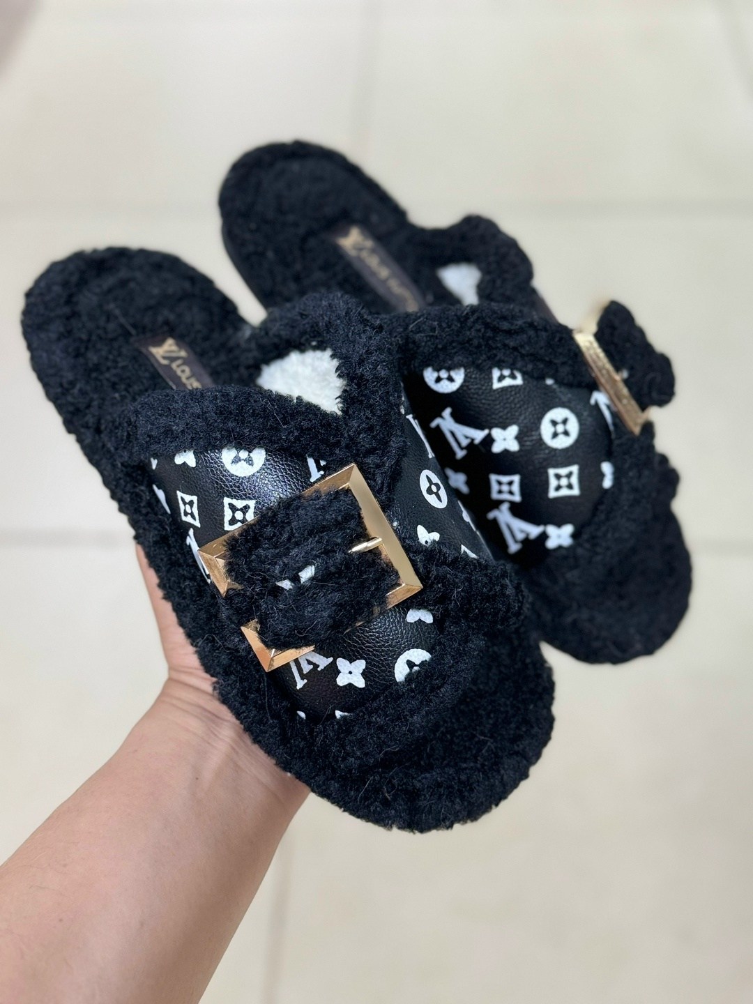 женские тапочки,тапочки модные,тапочки домашние,тапочки louis vuitton,