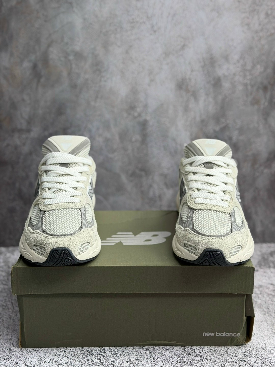кроссовки мужские new balance,кроссовки new balance,кроссовки new balance 9060,new balance 2002r grey,кроссовки мужские new balance 9060