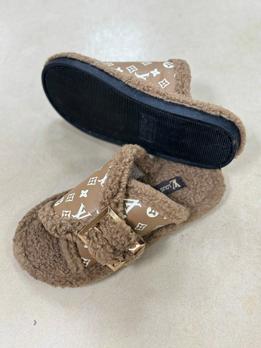 женские тапочки,тапочки модные,тапочки домашние,тапочки louis vuitton,