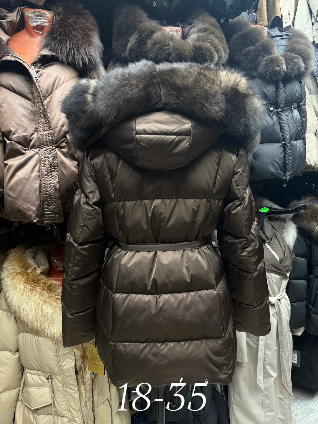 пуховик с натуральным мехом и песца70 cm с капюшоном,пуховик с натуральным мехом и песца,пуховик с натуральным мехом,куртки ,пуховик женский мех натуральный