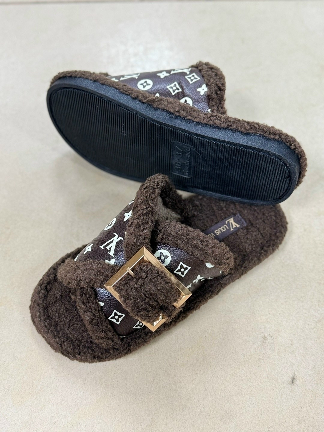 женские тапочки,тапочки модные,тапочки домашние,тапочки louis vuitton,