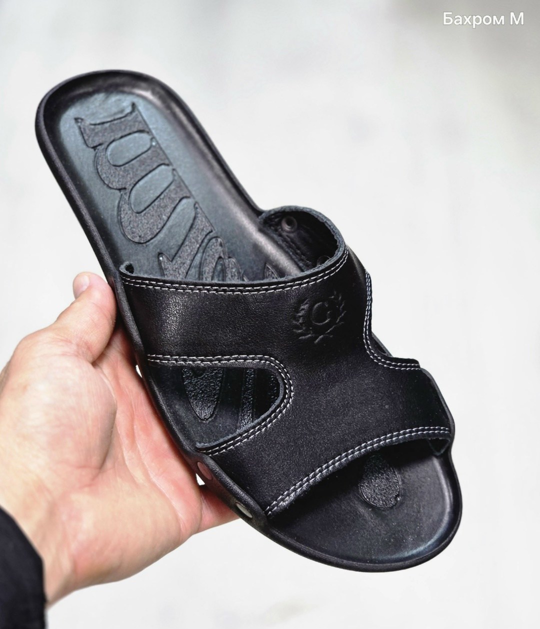 кожаные сланцы adidas,шлепанцы adidas,шлепки мужские,шлепанцы мужские,кожаные шлепки мужские адидас