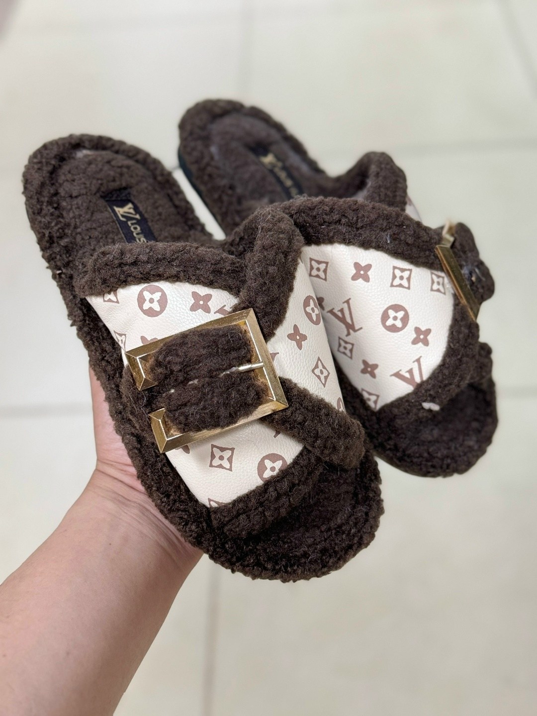 женские тапочки,тапочки модные,тапочки домашние,тапочки louis vuitton,