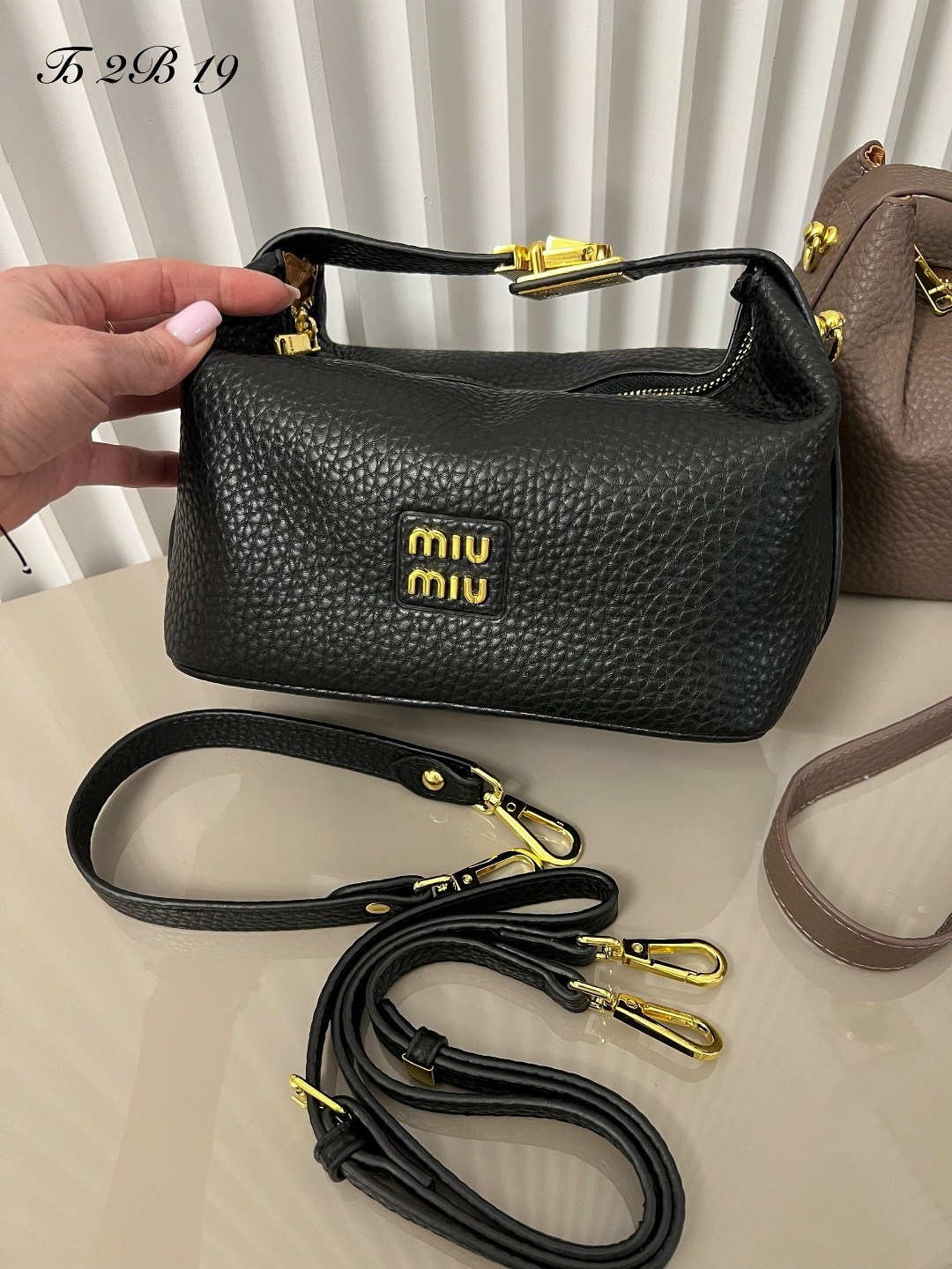 сумка miu miu,сумка женская miu miu,сумка miu miu на плечо,сумка,сумка миу миу