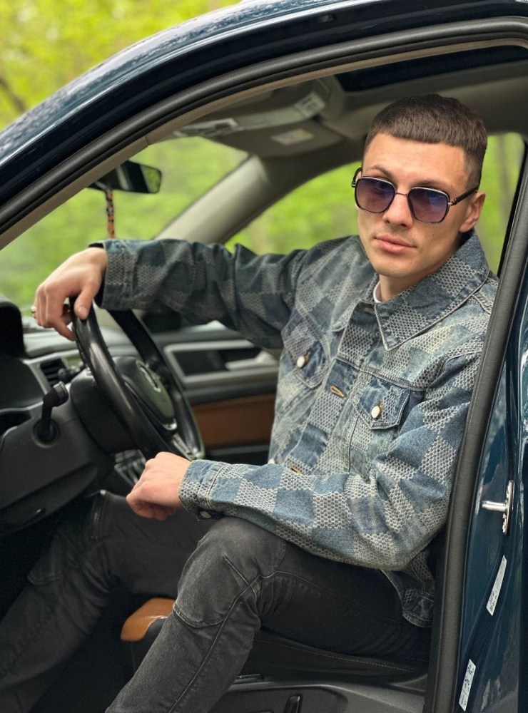 мужская джинсовая куртка,джинсовая куртка louis vuitton,джинсовая куртка,джинсовая куртка с принтом,denim jacket
