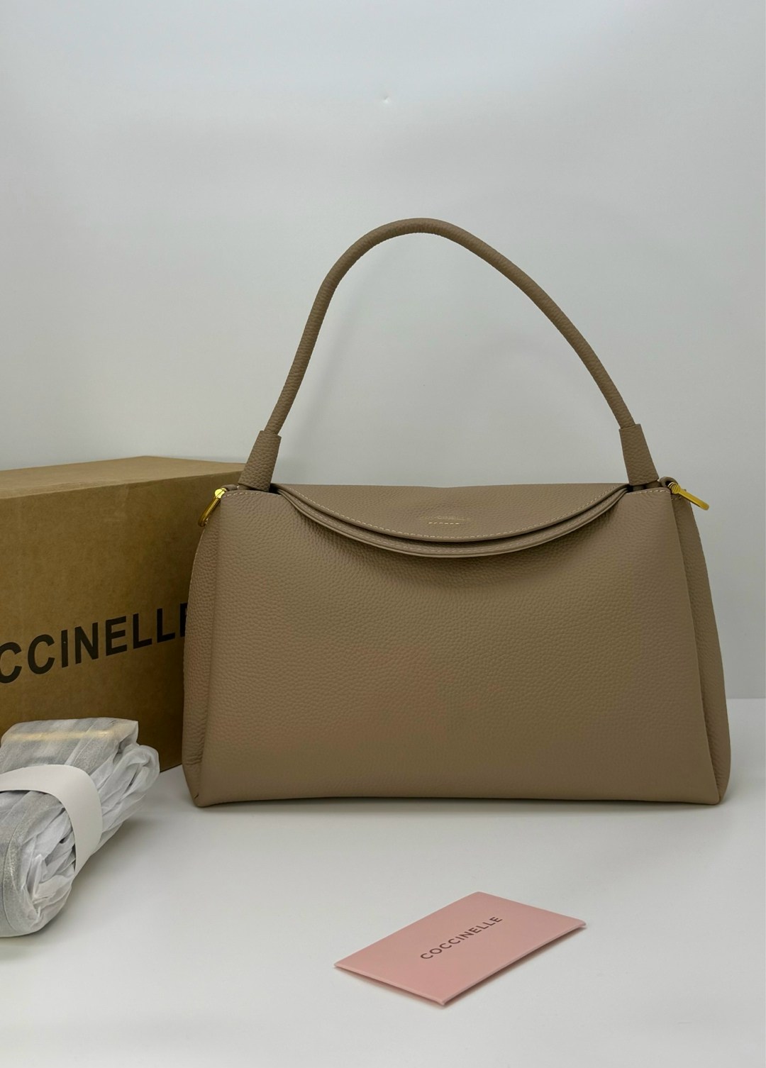 сумка coccinelle,сумка женская coccinelle,сумка женская,сумка,сумка coccinelle b14 mini пудровая