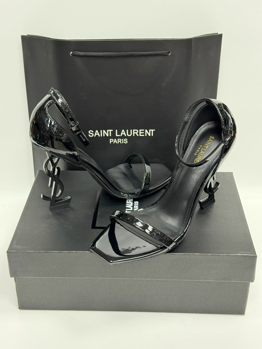 каблуки saint laurent black босоножки ysl yves saint laurent,босоножки yves saint laurent,босоножки ив сен лоран,босоножки saint laurent,босоножки ив сен лоран с каблуком