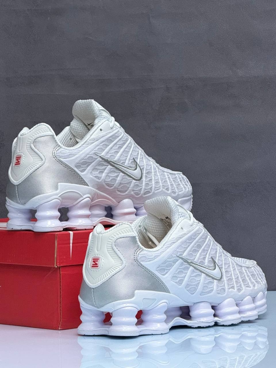 nike shox tl white metallic silver,кроссовки nike shox tl для бега белые мужские женские,кроссовки nike shox tl white metallic silver,кроссовки nike shox tl,nike shox tl white