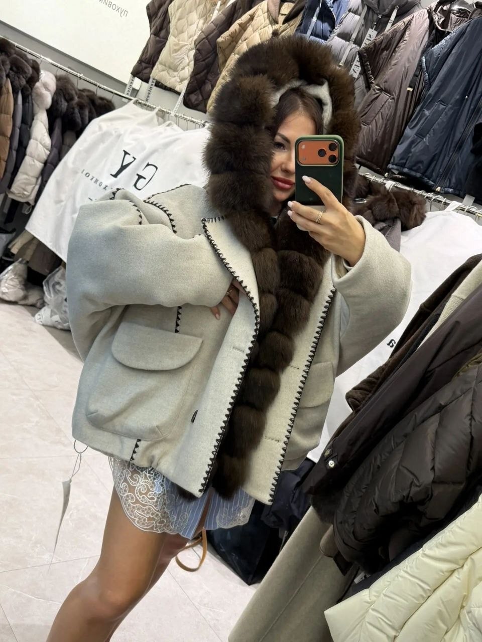 пальто с мехом,шуба куртка,девушка,шубки соболь автоледи,пальто