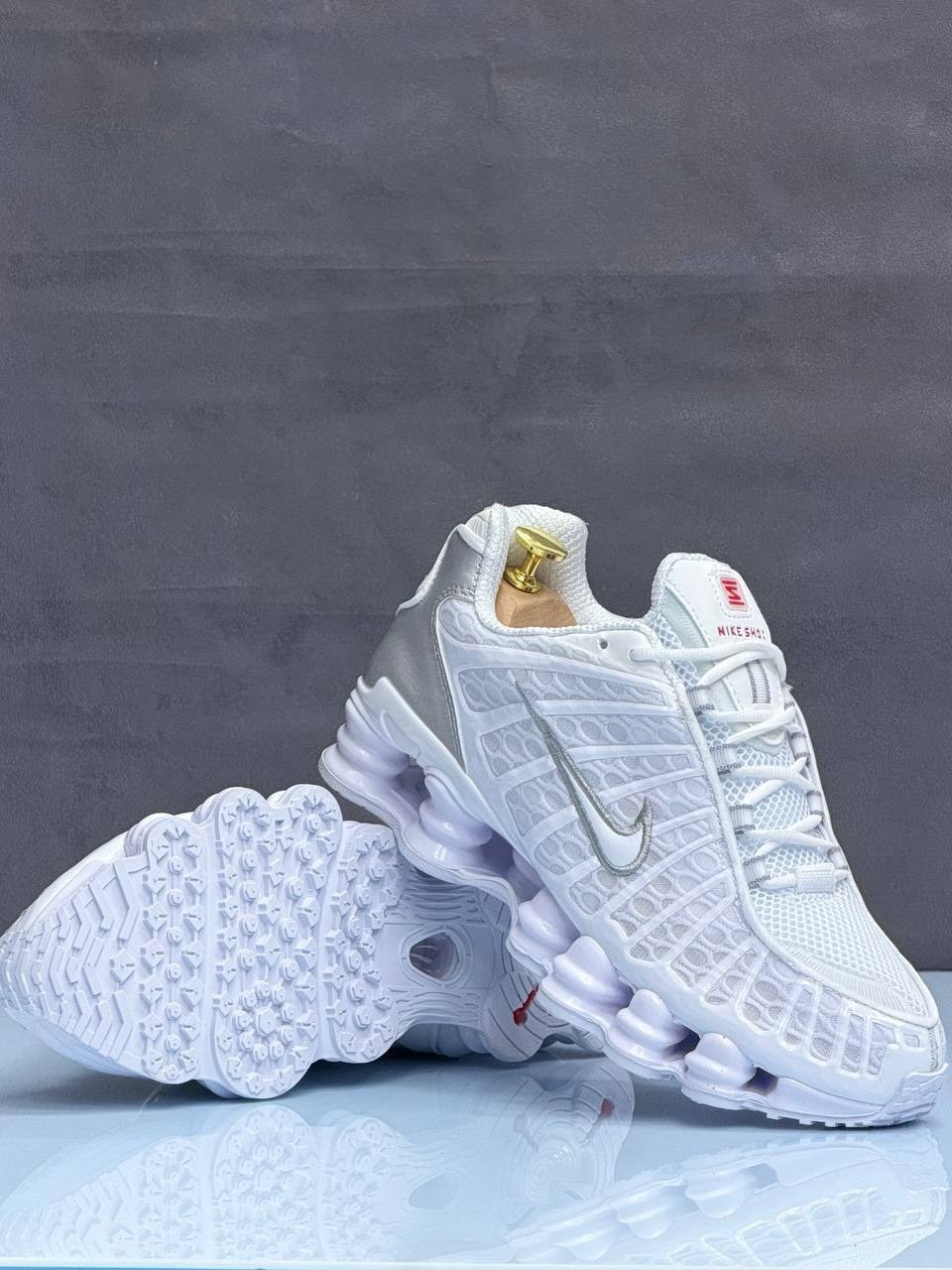 nike shox tl white metallic silver,кроссовки nike shox tl для бега белые мужские женские,кроссовки nike shox tl white metallic silver,кроссовки nike shox tl,nike shox tl white