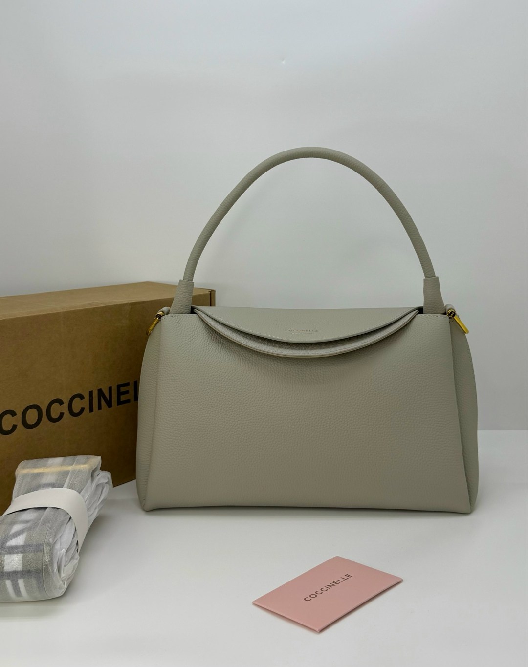 сумка coccinelle,сумка женская coccinelle,сумка женская,сумка,сумка coccinelle b14 mini пудровая