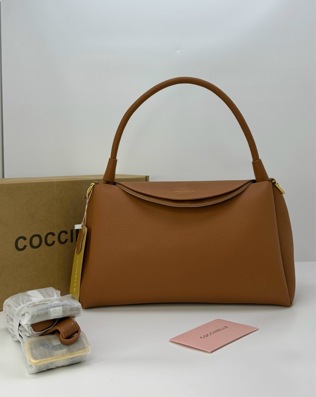 сумка coccinelle,сумка женская coccinelle,сумка женская,сумка,сумка coccinelle b14 mini пудровая