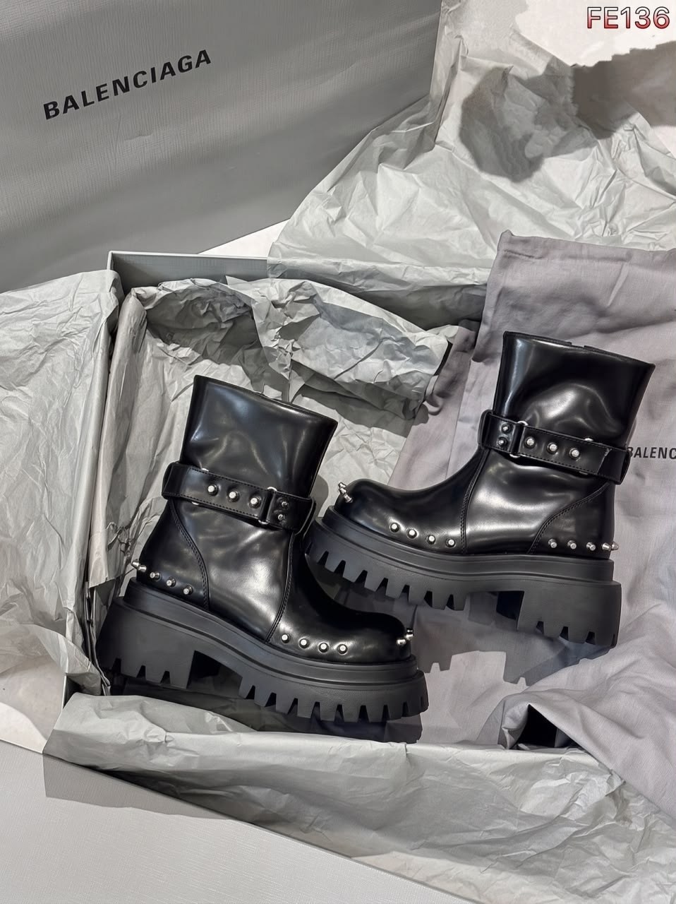 ,balenciaga ботинки,женские ботинки, женская,ботинки