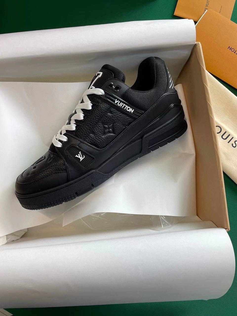 кроссовки мужские louis vuitton,кроссовки louis vuitton trainer,кроссовки луи виттон,кроссовки louis vuitton,кожаные черные кроссовки louis vuitton trainer