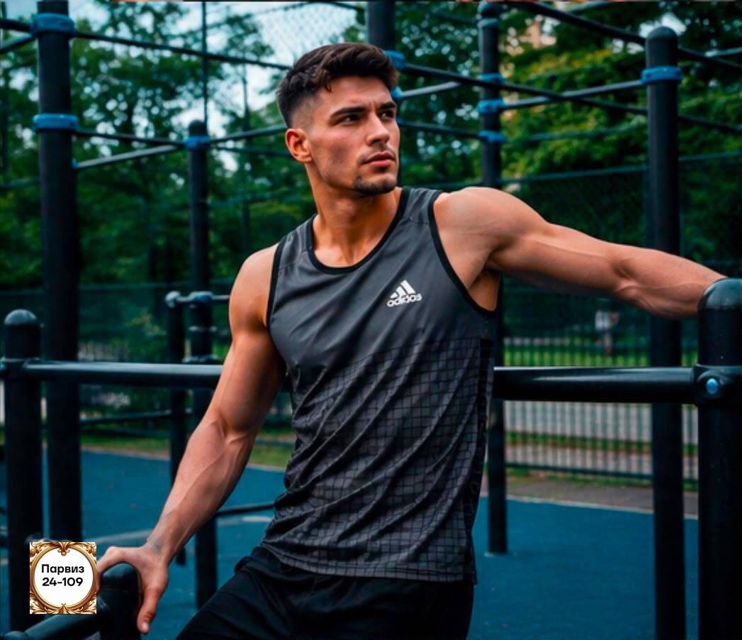 мужчина,красивая парень,парень,спортивная майка,майка мужская спортивная