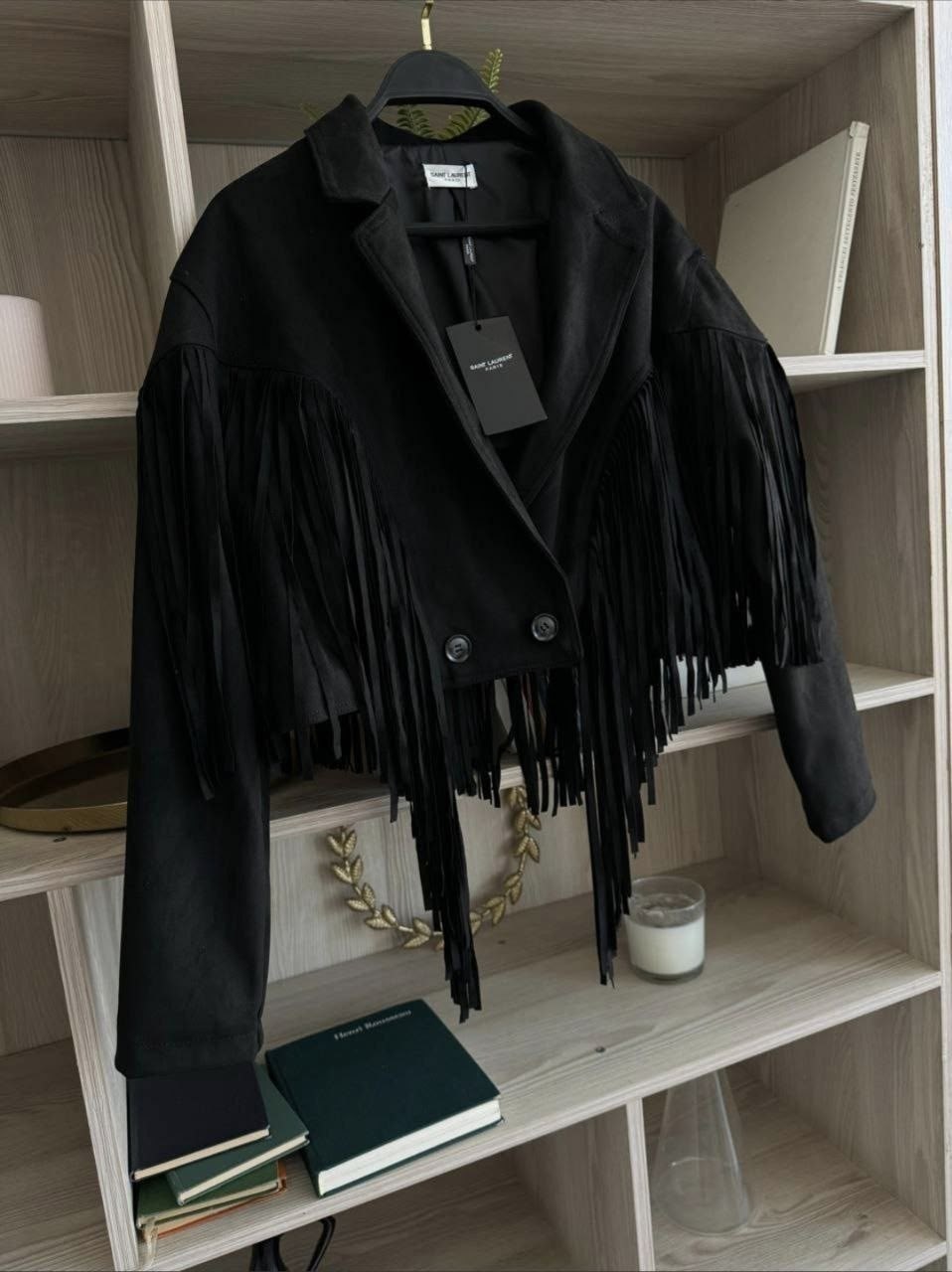 стильная куртка,yves saint laurent женская замшевая косуха с бахромой,замшевая куртка,куртка косуха,куртка с бахромой