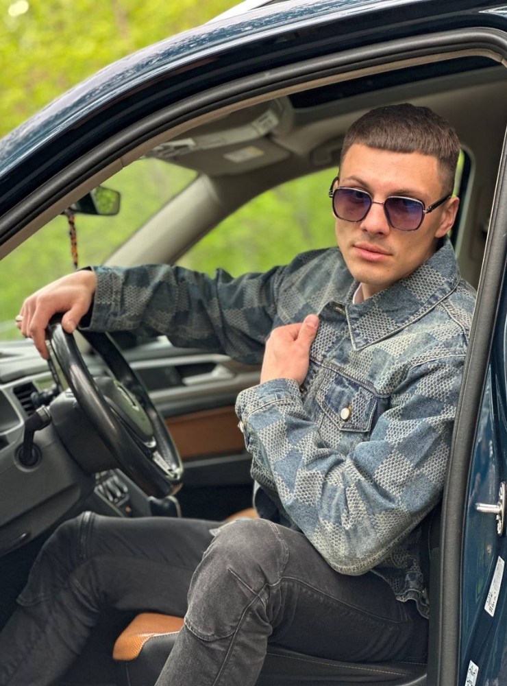 мужская джинсовая куртка,джинсовая куртка louis vuitton,джинсовая куртка,джинсовая куртка с принтом,denim jacket