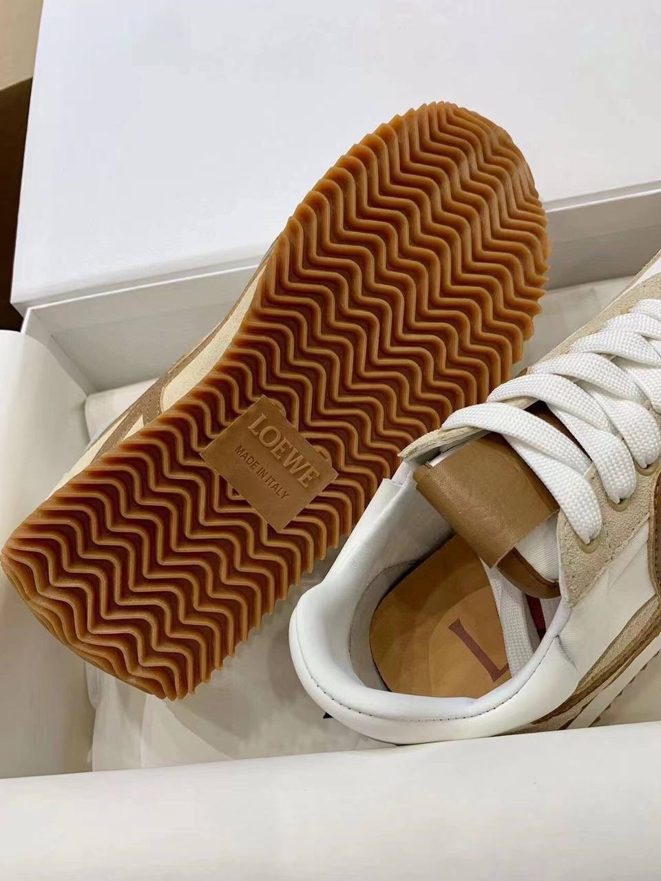 кроссовки loewe,кроссовки loewe flow runner,loewe кроссовки женские,кроссовки массимо дутти,кроссовки женскиe