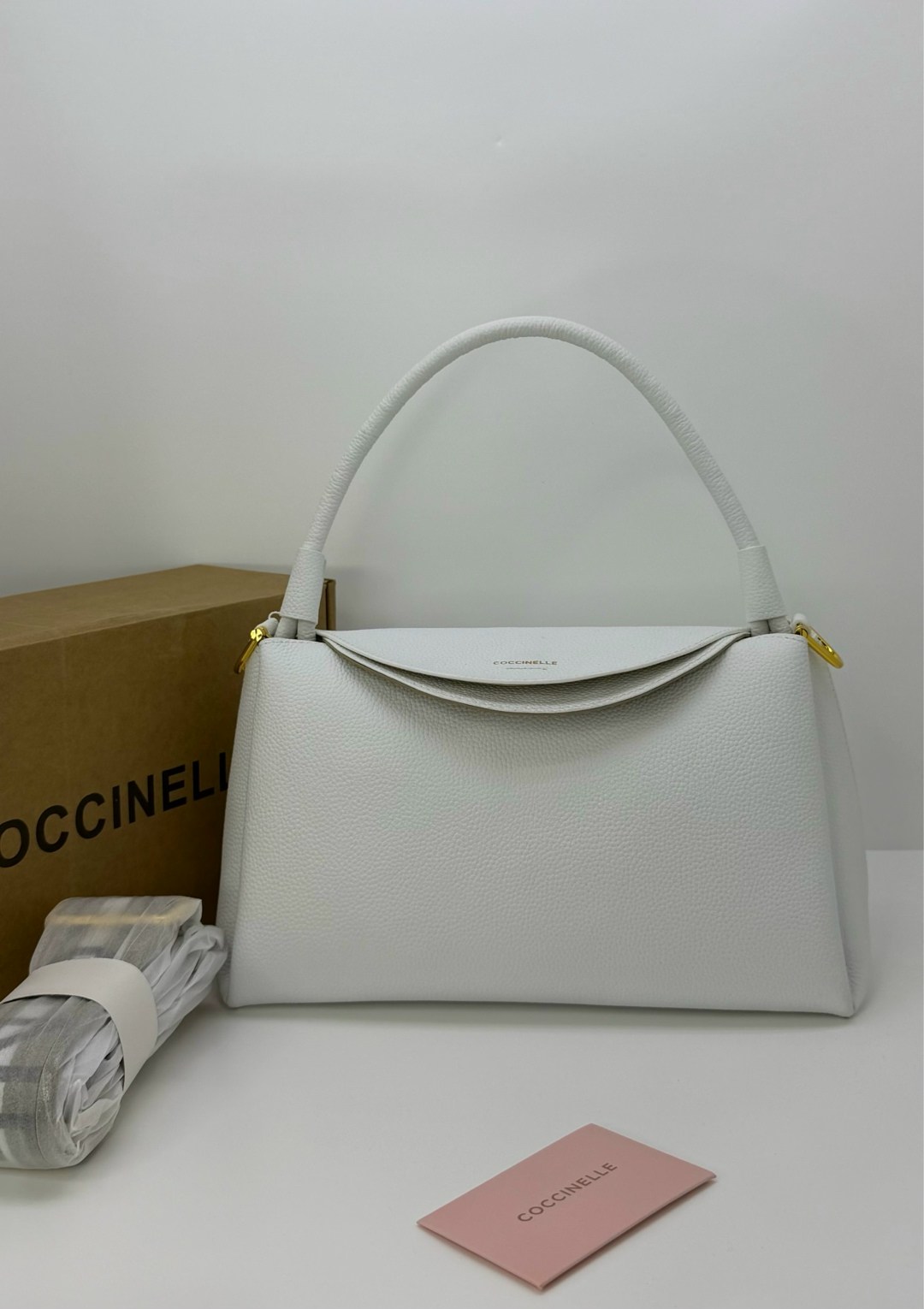 сумка coccinelle,сумка женская coccinelle,сумка женская,сумка,сумка coccinelle b14 mini пудровая