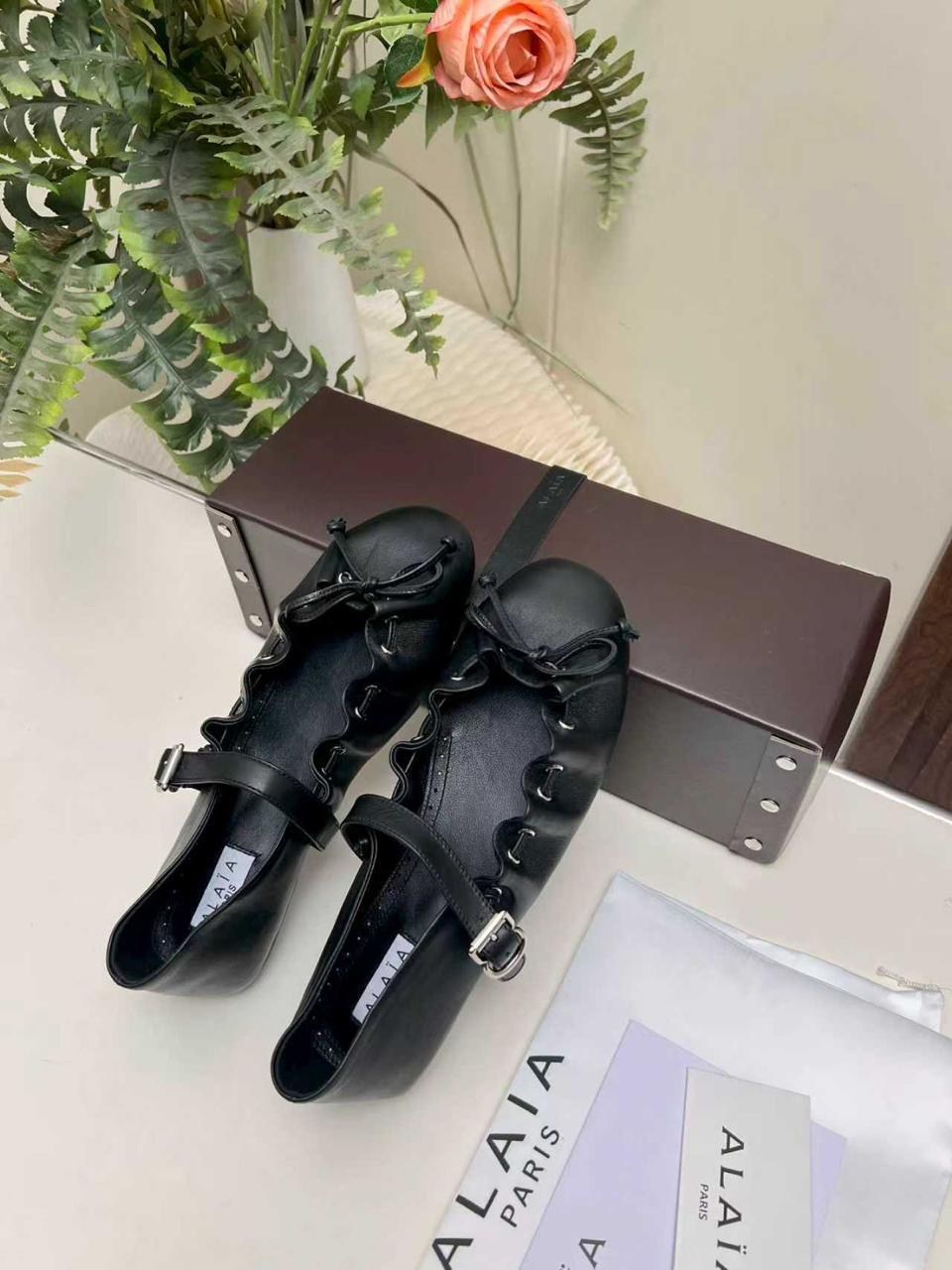 балетки женские,бархатные балетки zara,модная женская ,alaia балетки,балетки