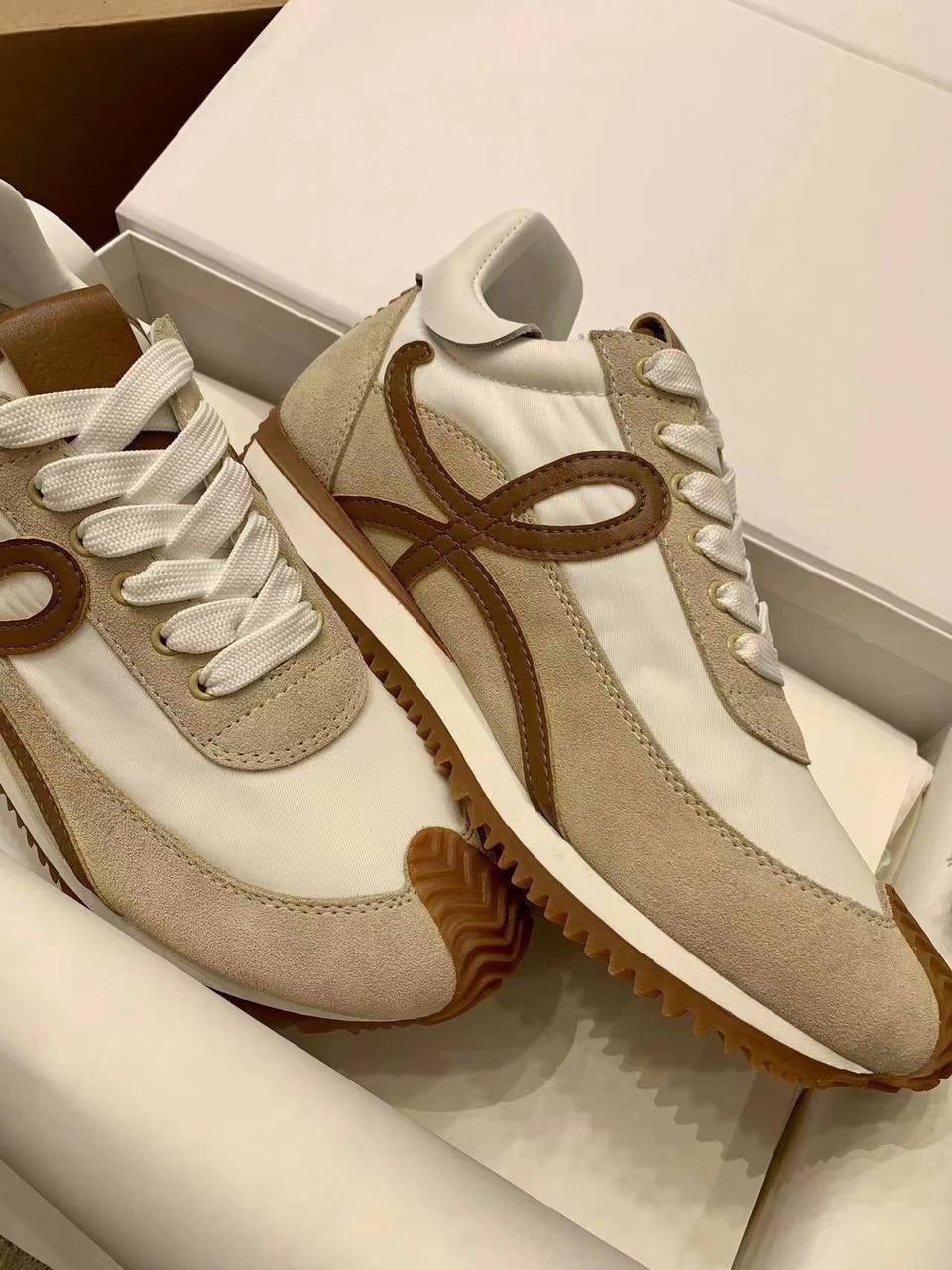 кроссовки loewe,кроссовки loewe flow runner,loewe кроссовки женские,кроссовки массимо дутти,кроссовки женскиe