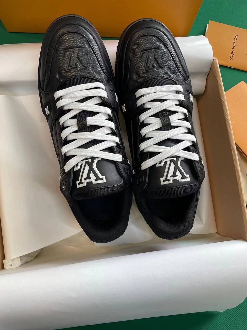 кроссовки мужские louis vuitton,кроссовки louis vuitton trainer,кроссовки луи виттон,кроссовки louis vuitton,кожаные черные кроссовки louis vuitton trainer